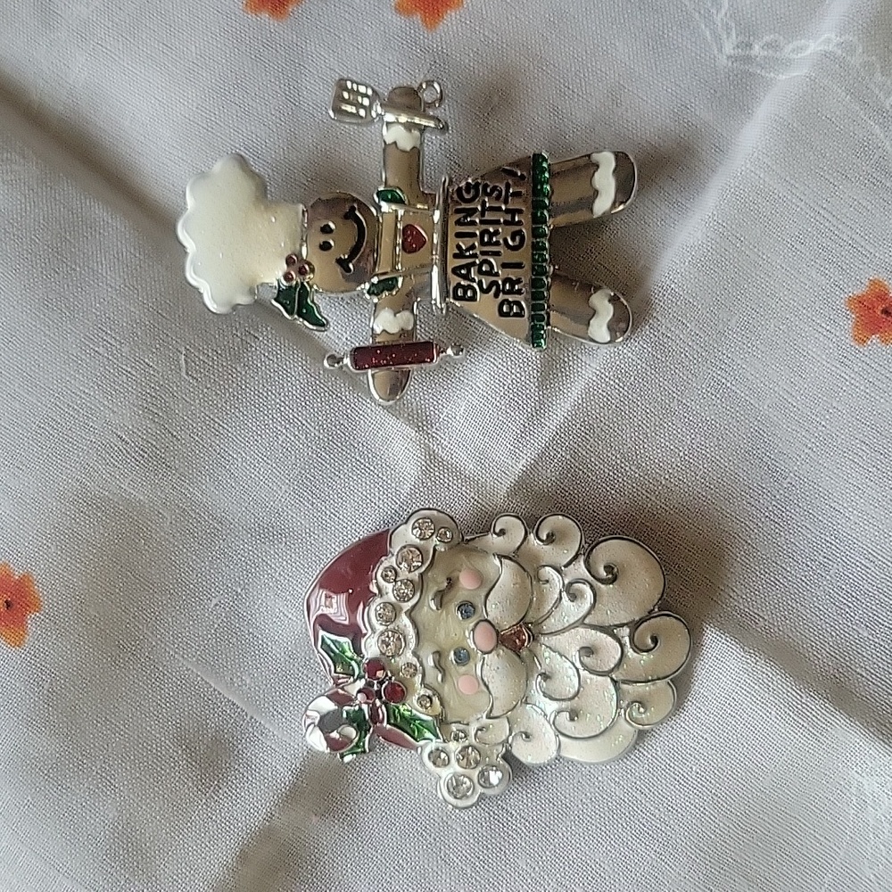 Holiday pins, bundle of 2,